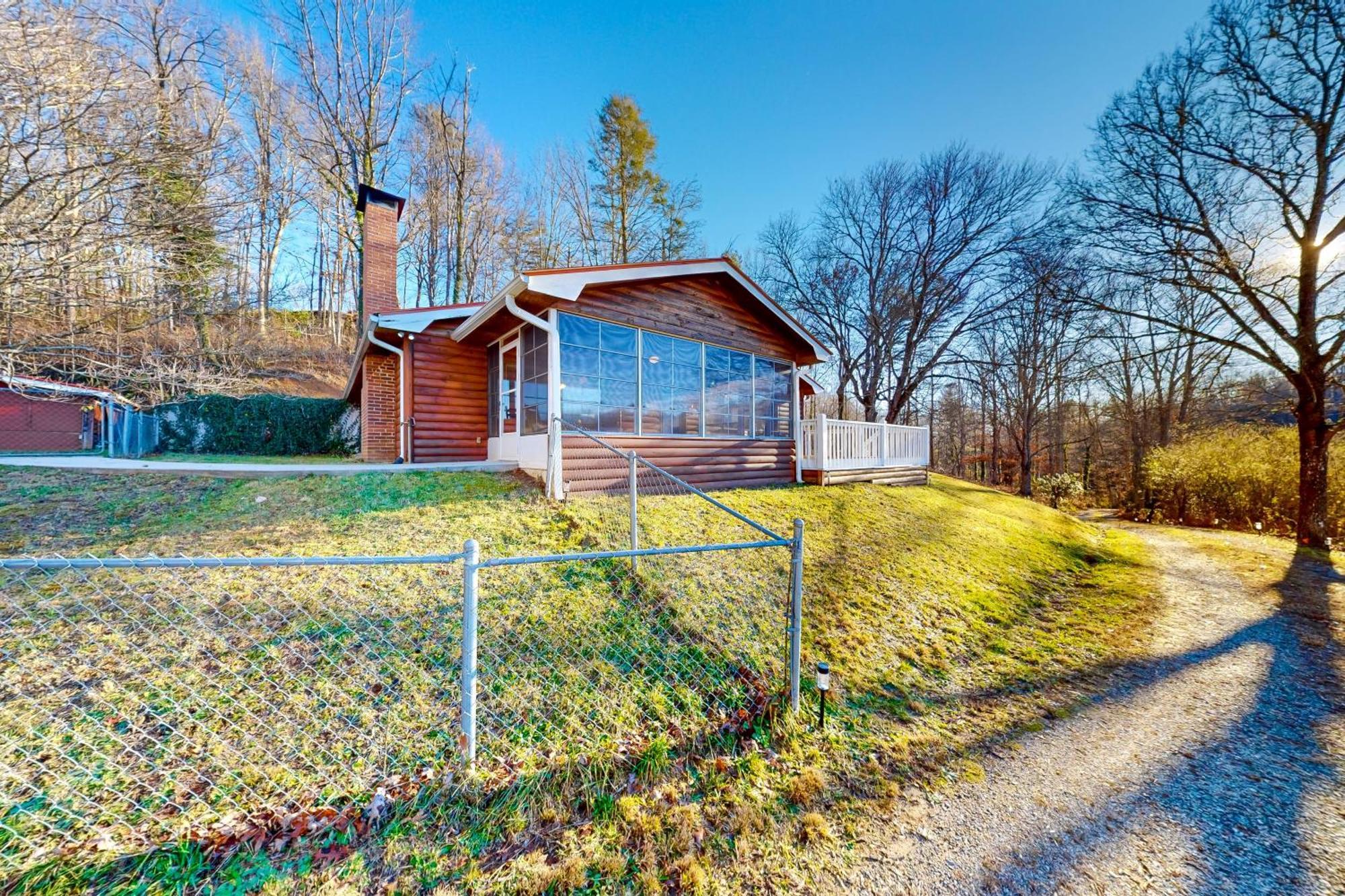 Tumbling Leaf Cabin Franklin Exterior photo